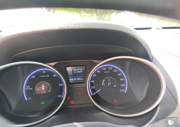 Hyundai ix35 cena 41000 przebieg: 202000, rok produkcji 2010 z Malbork małe 137
